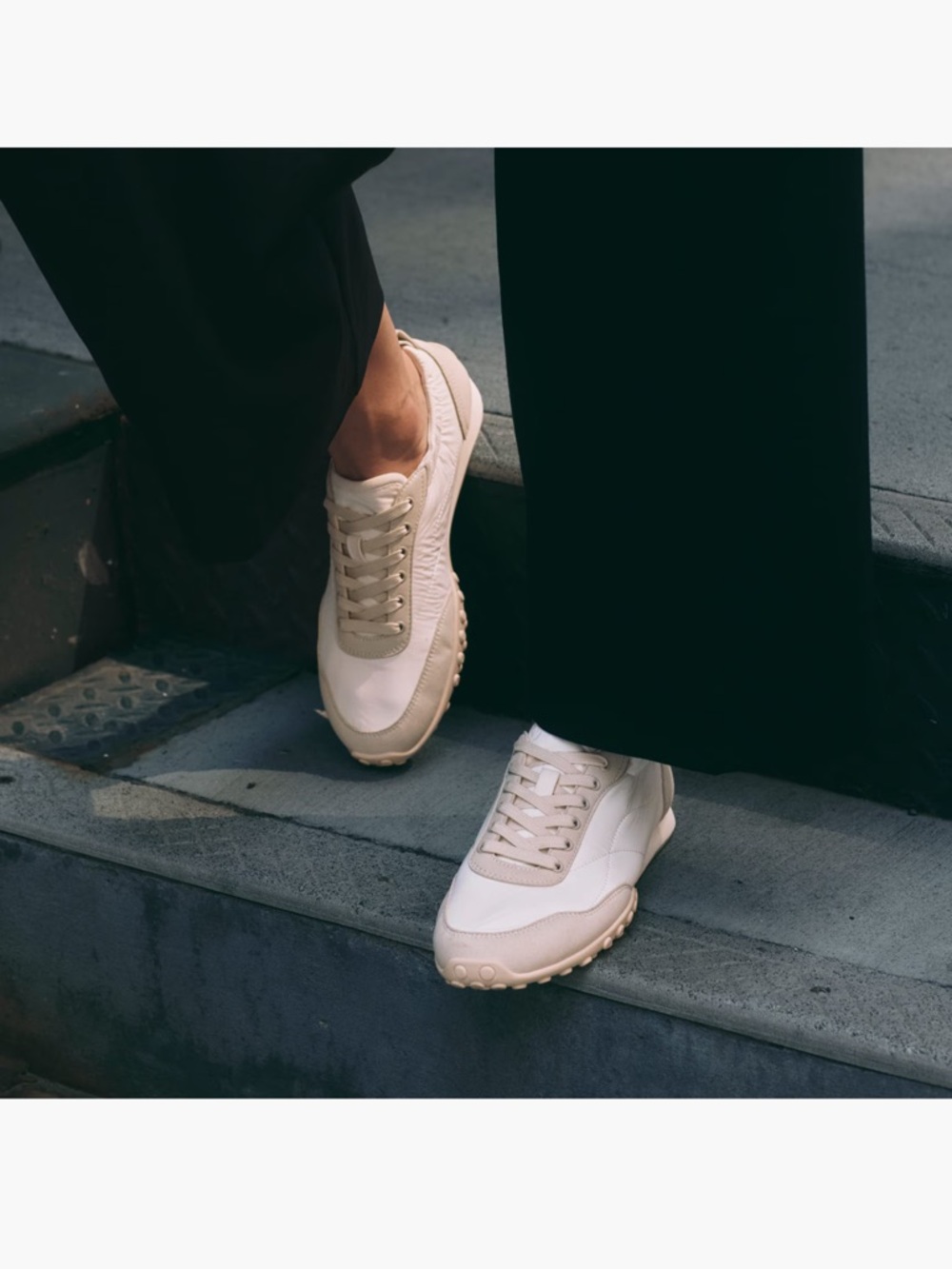 Vivaia Lexi Round Toe Casual Sneakers Seashell Castle Wall Size 39/ 8